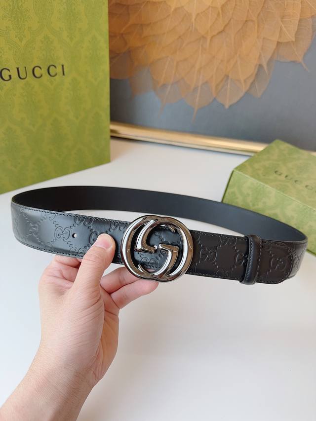 代购级 古驰男士腰带 Gucci 经典全皮压花，专柜新版logo横标，原版进口南非皮底，精品双g钢扣 高端品质，不惧对比，宽度：4.0Cm