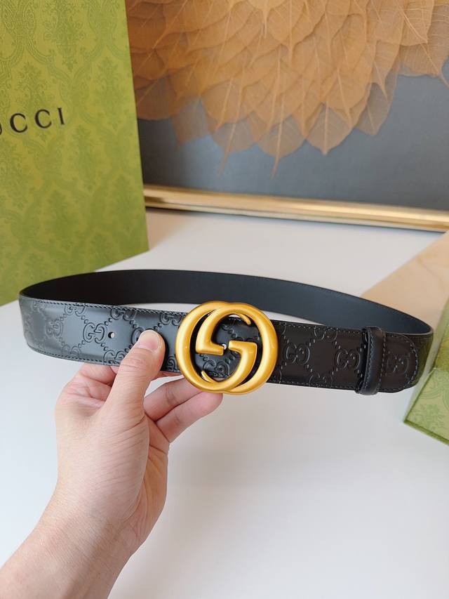 代购级 古驰男士腰带 Gucci 经典全皮压花，专柜新版logo横标，原版进口南非皮底，精品双g钢扣 高端品质，不惧对比，宽度：4.0Cm