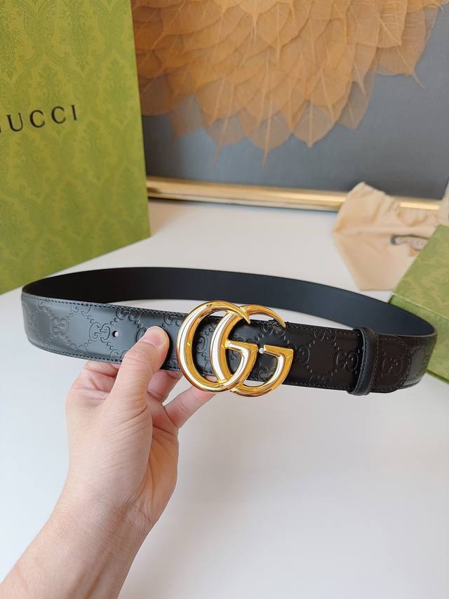 代购级 古驰男士腰带 Gucci 经典全皮压花，专柜新版logo横标，原版进口南非皮底，精品双g钢扣 高端品质，不惧对比，宽度：4.0Cm