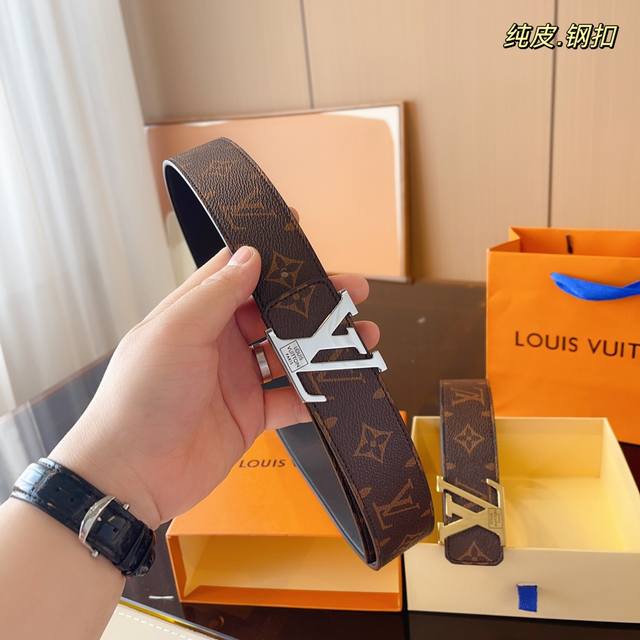 代购级 Lv男士腰带 Louis Vuitton 正版开模 此款腰带采用进口面料 头层牛皮底 精密电镀标志性五金 宽度40Mm 休闲时尚自留送礼首先拍。