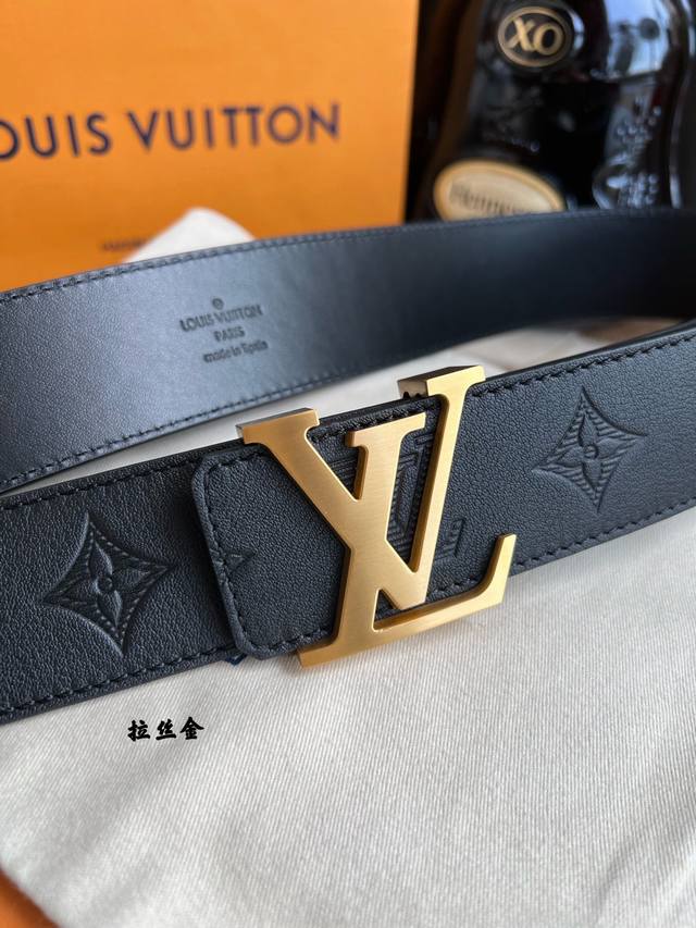 代购级 Lv 皮带 新款 专柜品质4.0Cm 男士腰带 正贸易公司货 日本订单！原厂皮料 非市面一般仿货！美感之精髓 质量真心好！品质决定一切 扣头可随意搭配！