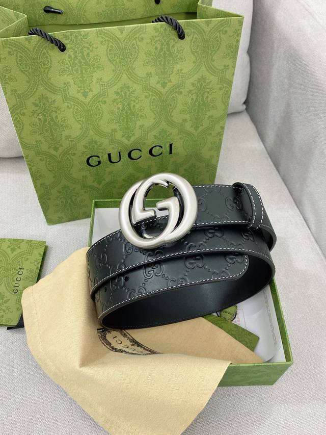 特 Gucci 海外专柜最新款同步更新，进口原厂头层牛皮，最新设计采用白线点缀，使得整体更加时尚百搭款式，宽度4.0Cm