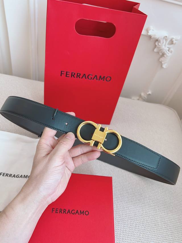 特 Ferragamo.菲拉格慕 全套原单新款包装 宽度3.5Cm 高级定制款男士皮带 双面进口牛皮 可双面使用 自行选择搭配 真材实料 很有质感 时尚经典不失