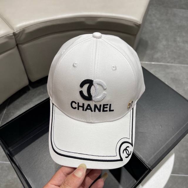 Chanel香奈儿 新款简约刺绣logo棒球帽，新款出货，大牌款超好搭配，赶紧入手！