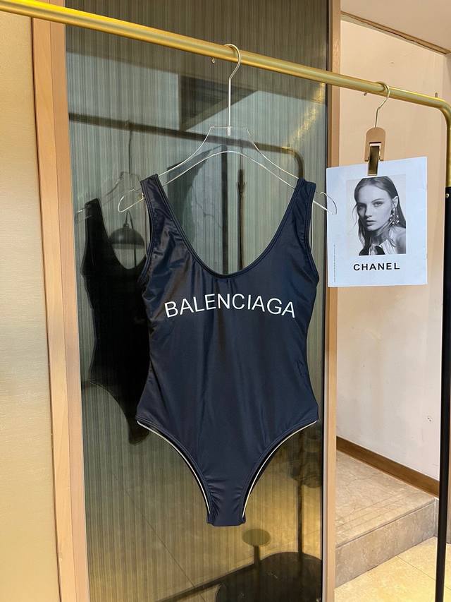 特批 ￥ Balenciaga巴黎世家连体泳衣 适合多种场景的游泳衣♀海边 游泳池 温泉 水上乐园 漂流都可以内搭也完全可以 连体设计遮肉显高挑 腹部有点肉肉也