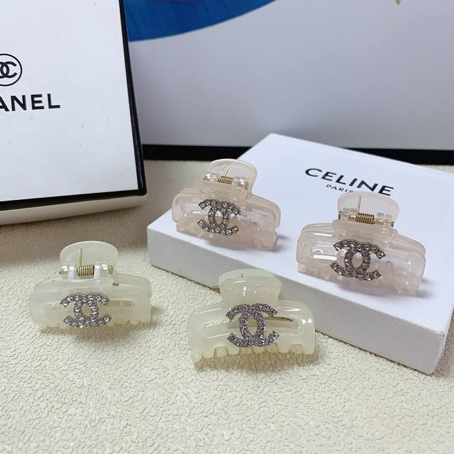 Chanel小香 Chanel抓夹 亚克力logo抓夹韩版小边夹 精致小仙女必入单品 宝藏款 闭眼入推荐款 一对