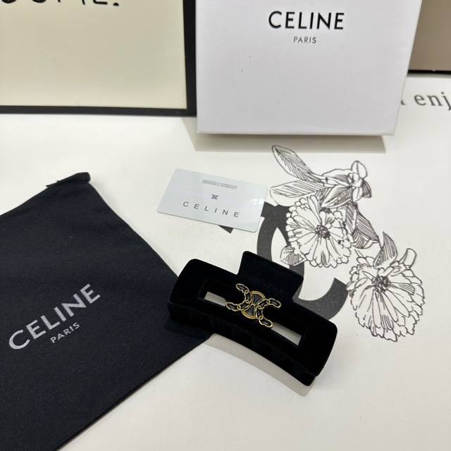 特 单个 配专柜包装 Celine 赛琳 最新爆款来啦 中古vintage复古五金抓夹 优雅的girl值得入手 非常好搭配 气质有品位