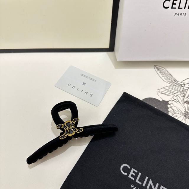 特 单个 配专柜包装 Celine 赛琳 最新爆款来啦 中古vintage复古五金抓夹 优雅的girl值得入手 非常好搭配 气质有品位