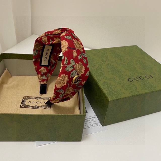 特 配专柜包装 Gucci 古驰 最新发箍 小仙女快入手 特殊材质 不嘞头 可盐可甜～