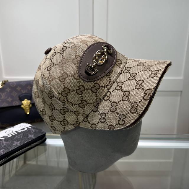 古奇棒球帽gucci官网新品，棒球帽，原单品质火爆来袭 工艺非常精美 高档大气上档次！低调奢华，方便携带！跑量！