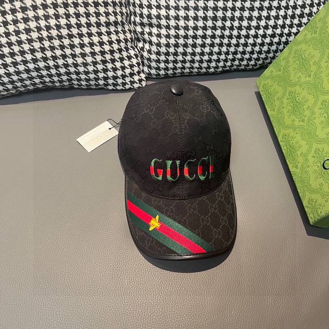 配盒子布袋，Gucci 古奇 新款原单棒球帽，1:1开模订制，重工刺绣，细节可媲美专柜，原版帆布料+头层牛皮，质量超赞！帅男靓女首选，时尚百搭。基础头围56，贴 - 点击图像关闭