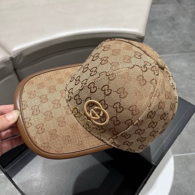 古奇棒球帽gucci棒球帽官网新品，棒球帽，原单品质火爆来袭 工艺非常精美 高档大气上档次！低调奢华，方便携带！跑量！