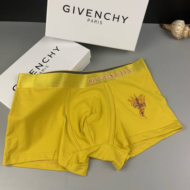 纪梵希 Givenchy 时尚男士内裤 经典系列 外发订单 时尚百搭 舒适科学配 95%棉+5%氨纶,柔软舒适 透气 有型！ 一盒3条 L-Xxxl 最大穿到3