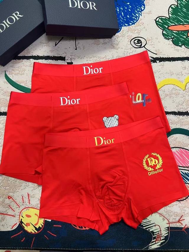 新品！本命年大红款原单品质！Dior 迪奥 精品盒装男士内裤！外贸国外订单，高品质，莫代尔无痕切割工艺 科学配 91%莫代尔+9%氨纶，丝滑 透气 舒适！有型！