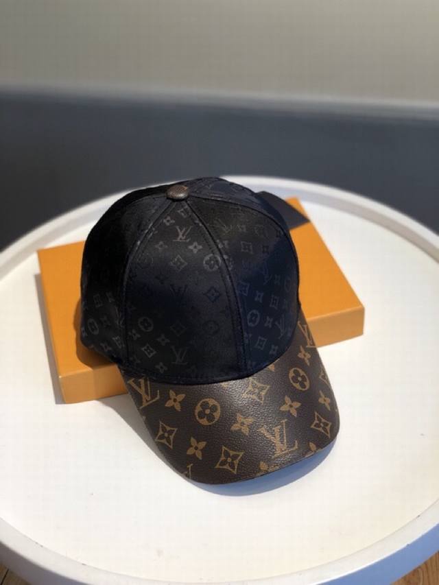 特批 路易威登棒球帽 Louisvuitton 新款lv棒球帽，重工打造完美拼接皮质，高端大气，百搭款男女通用！