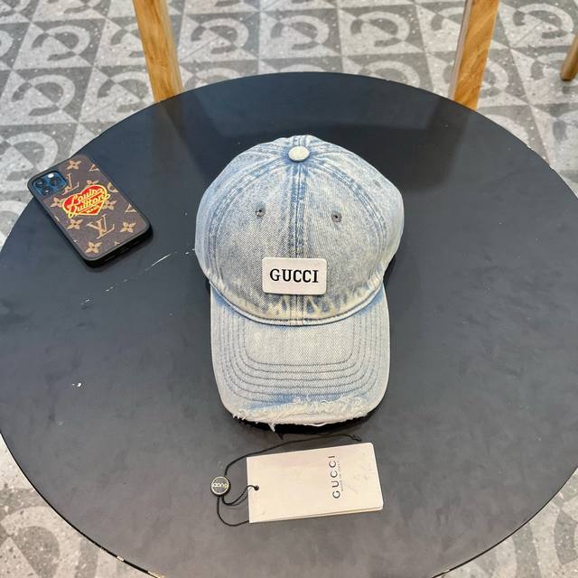 古奇棒球帽gucci官网新品，棒球帽，原单品质火爆来袭 工艺非常精美 高档大气上档次！低调奢华，方便携带！跑量！