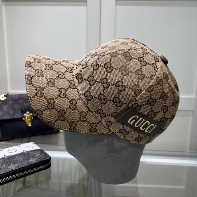 古奇棒球帽gucci官网新品，棒球帽，原单品质火爆来袭 工艺非常精美 高档大气上档次！低调奢华，方便携带！跑量！