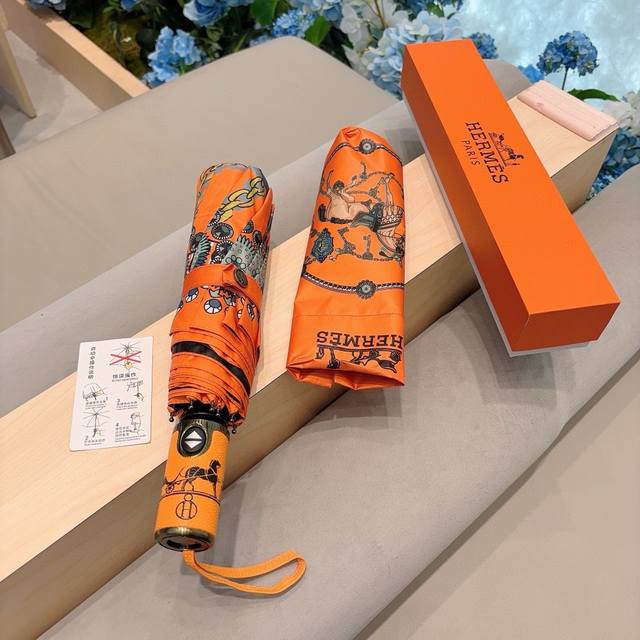 特批 爱马仕 Hermès 链条马 极品h家三折自动伞重磅呈现 以其精湛的工艺技术和源源不断的想像力 新涂层技术伞布 带来令人惊喜的遮光效果 让防晒及隔热性能更