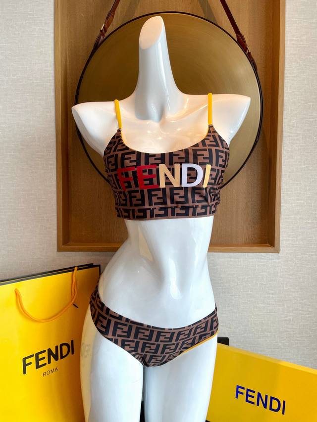 特价 Fendi 芬迪连体泳衣 适合多种场景的游泳衣♀海边 游泳池 温泉 水上乐园 漂流都可以内搭也完全可以 连体设计遮肉显高挑 腹部有点肉肉也不影响咱美美的