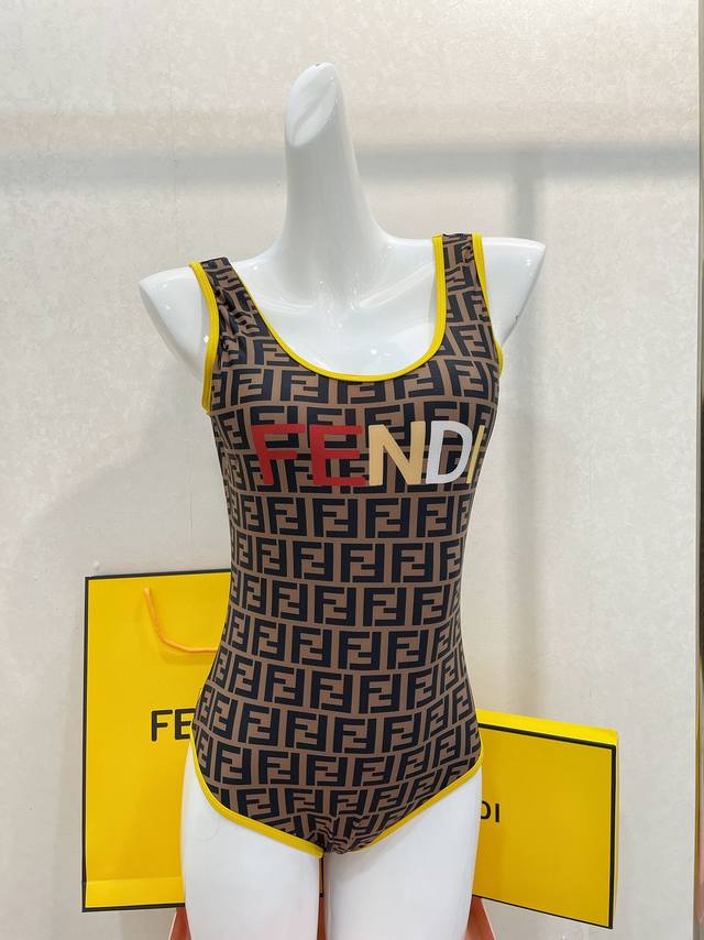 特价 Fendi 芬迪连体泳衣 适合多种场景的游泳衣♀海边 游泳池 温泉 水上乐园 漂流都可以内搭也完全可以 连体设计遮肉显高挑 腹部有点肉肉也不影响咱美美的