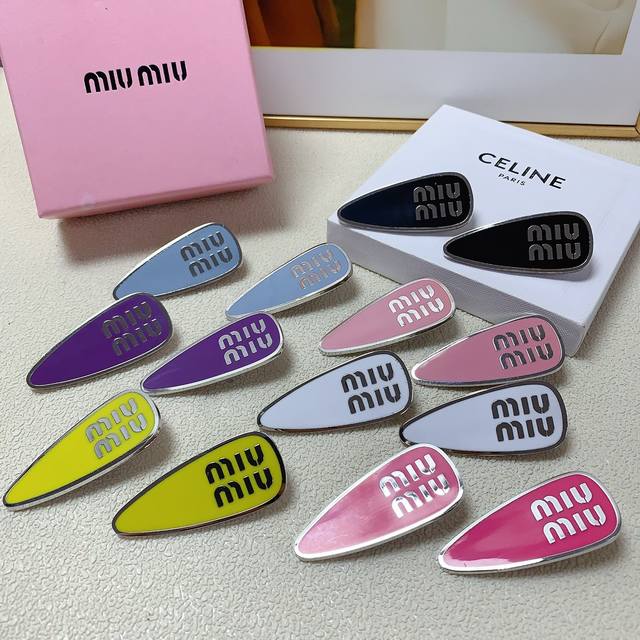 Miu Miu缪缪 Miumiu压夹 新款logo压夹边夹刘海夹日常精致小单品 气质百搭小仙女必入单品 宝藏款 闭眼入推荐款 一对