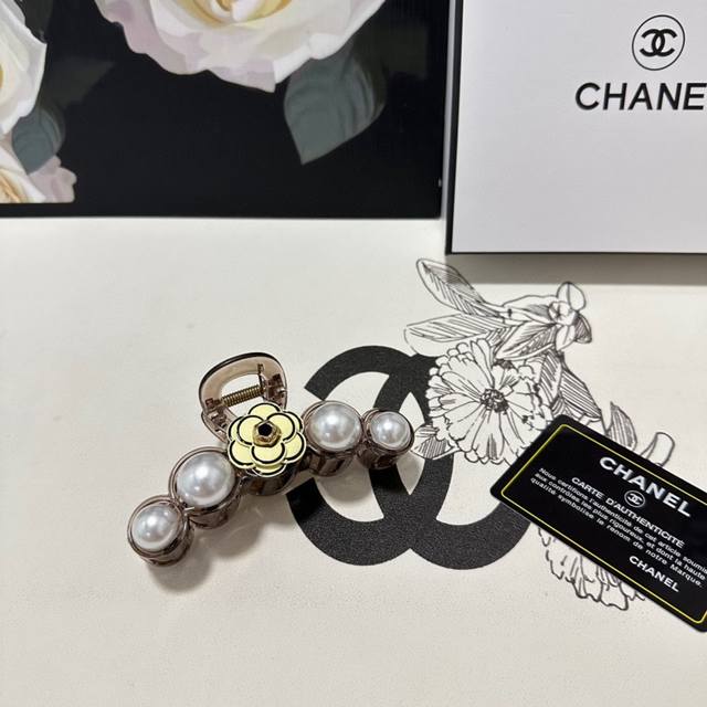 特 单个 配专柜包装 Chanel 香奈儿 最新爆款来啦 中古vintage山茶花五金抓夹 优雅的girl值得入手 非常好搭配 气质有品位