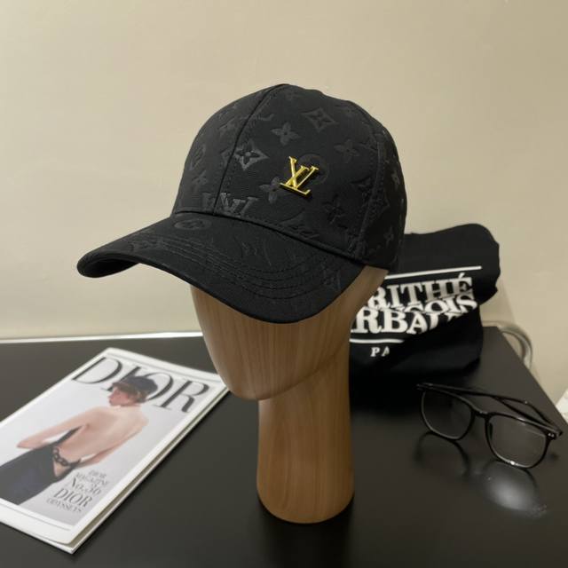 路易威登棒球帽louisvuitton Lv棒球帽，简约大气，经典老花，男女通用