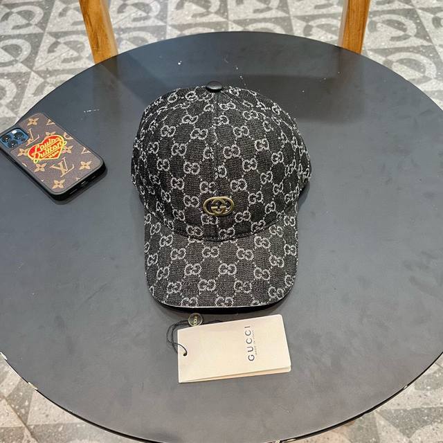 古奇棒球帽gucci官网新品，棒球帽，原单品质火爆来袭 工艺非常精美 高档大气上档次！低调奢华，方便携带！跑量！