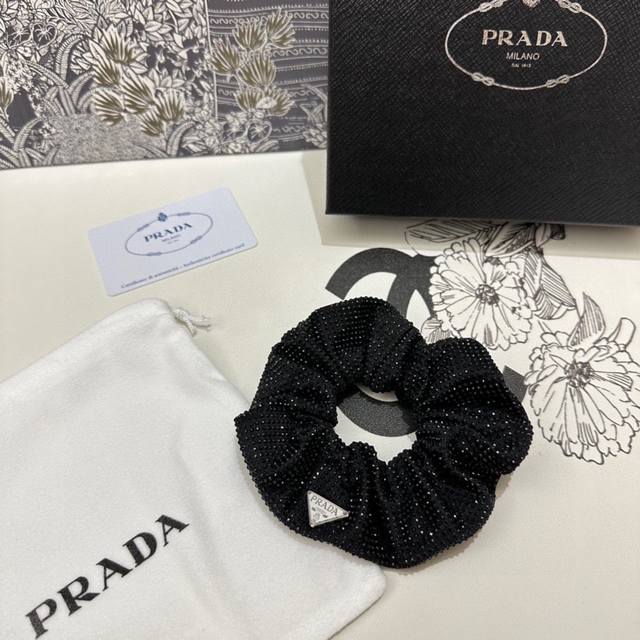 特 单个 配全套包装 Prada 普拉达 爆款满钻发圈，专柜款出货 一看就特别高档 超级百搭 必须自留