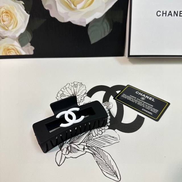 特 单个 配专柜包装 Chanel 香奈儿 最新爆款来啦 中古vintage复古五金抓夹 优雅的girl值得入手 非常好搭配 气质有品位