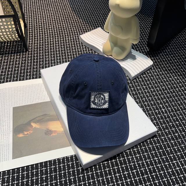 特 盟可睐 Moncler 蒙口 刺绣棒球帽 美式棒球做基底 搭配精致的刺绣 颜色选择多多 男女同款 在夏日光彩夺目