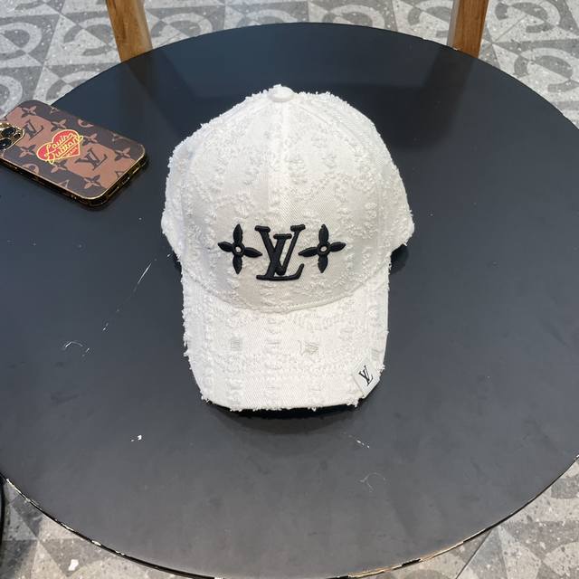 路易威登棒球帽louisvuitton Lv棒球帽，简约大气，经典老花，男女通用