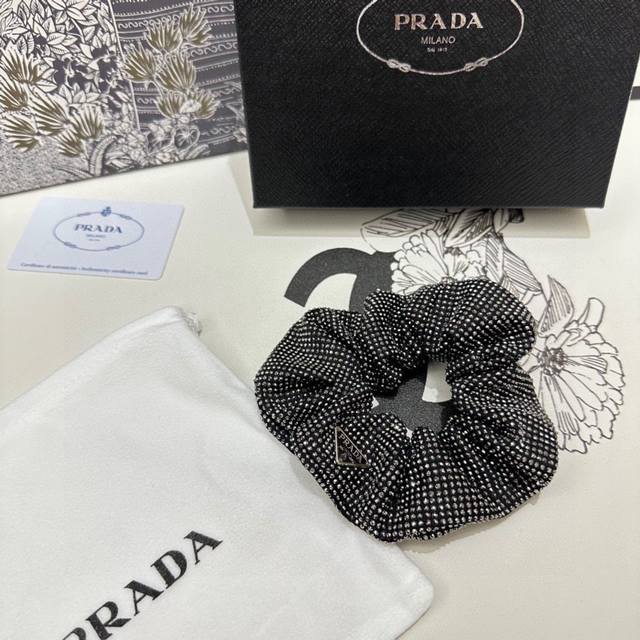 特 单个 配全套包装 Prada 普拉达 爆款满钻发圈，专柜款出货 一看就特别高档 超级百搭 必须自留