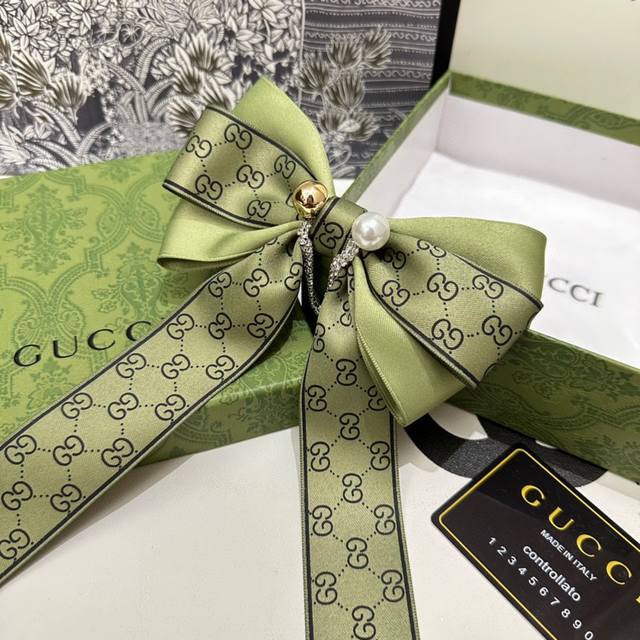 特 配包装 Gucci 古驰 新款发夹 可盐可甜 戴起来超好看～ 可搭配不同发型