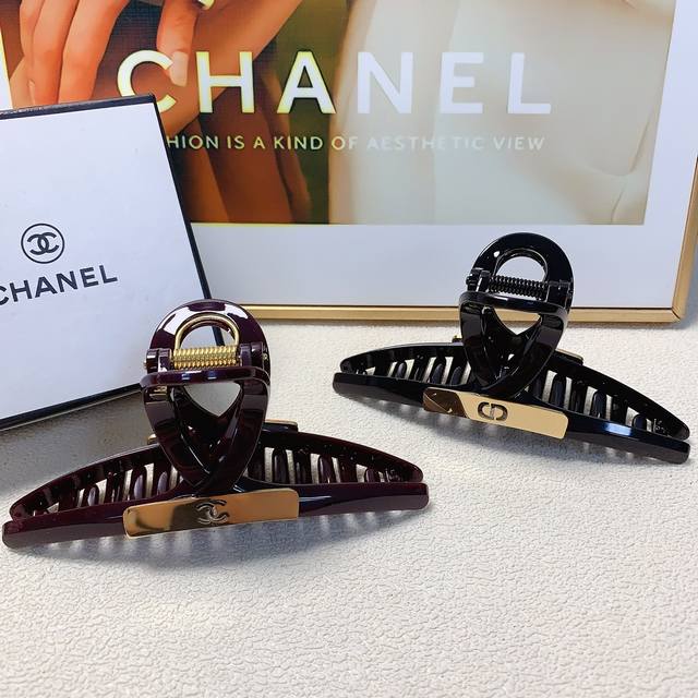 Dior迪奥 Chanel小香 新款钛钢logo抓夹 气质百搭 日常精致小单品 小仙女必入单品 宝藏款 闭眼入推荐款 单个配发箍盒