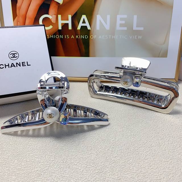 Chanel小香 Chanel抓夹 珍珠logo抓夹 气质百搭 日常精致小单品 小仙女必入单品 宝藏款 闭眼入推荐款 单个配发箍盒