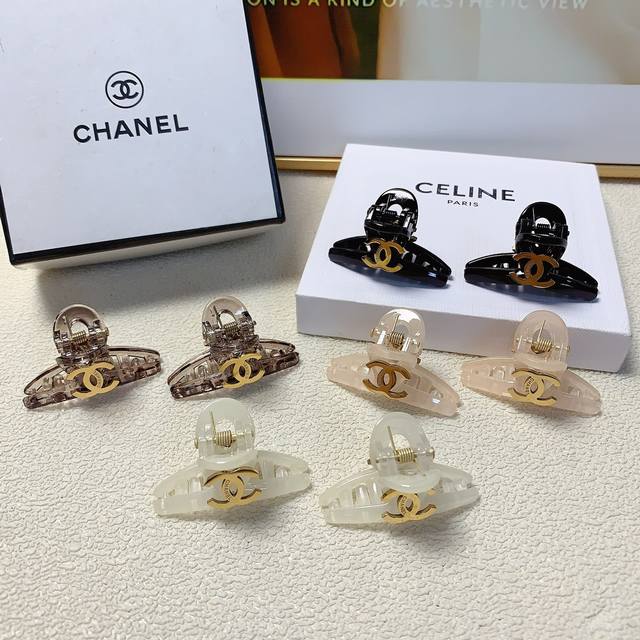 Chanel小香 Chanel抓夹 钛钢logo抓夹韩版小边夹 精致小仙女必入单品 宝藏款 闭眼入推荐款 一对 - 点击图像关闭