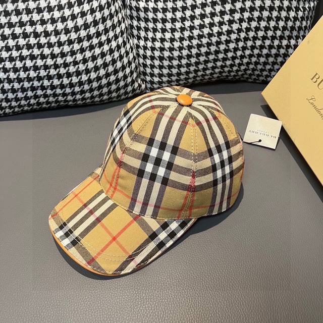 Burberry 巴宝莉 原单棒球帽， 专柜热卖款，经典格子，1:1开模订制，帆布面料，纯棉内里，轻盈透气。完美版型，对格精准无误，头层牛皮特制调节扣，原厂品质 - 点击图像关闭