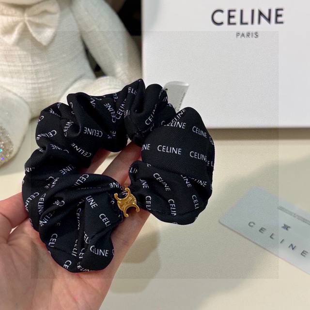 特 单个 配全套包装 Celine 赛琳 爆款宫廷风真丝发圈，专柜款出货 一看就特别高档 超级百搭 必须自留 - 点击图像关闭