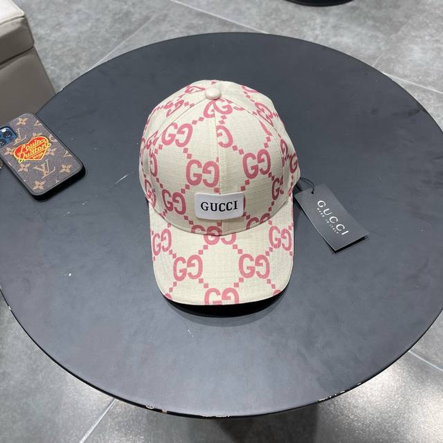 古奇棒球帽gucci官网新品，棒球帽，原单品质火爆来袭 工艺非常精美 高档大气上档次！低调奢华，方便携带！跑量！