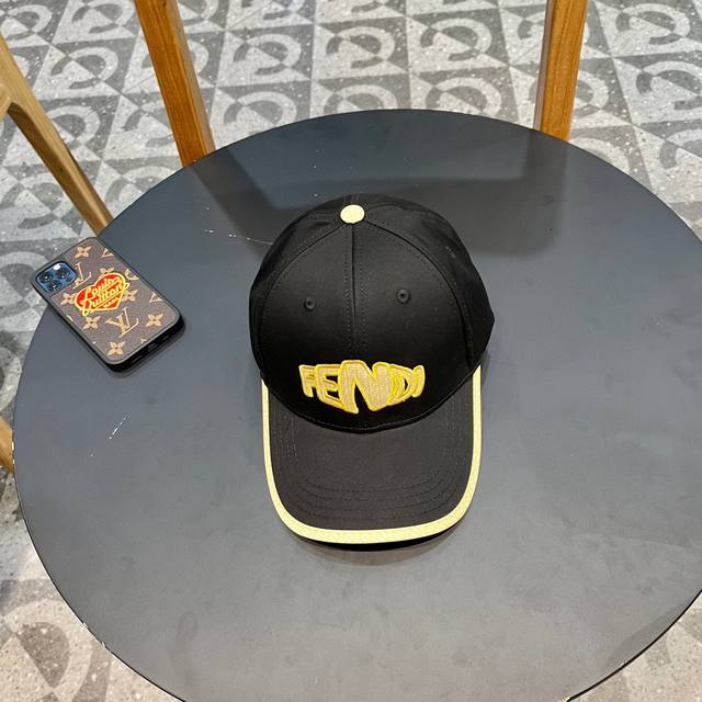 Fendi 芬迪 版型超好 新款棒球帽 - 点击图像关闭