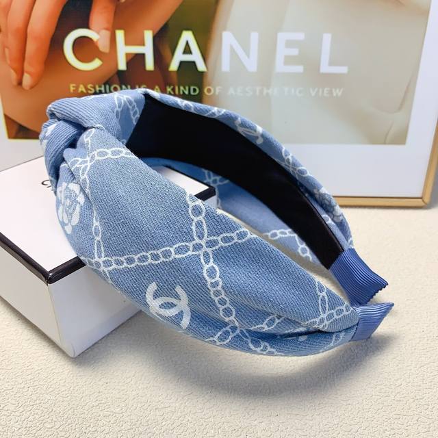 Chanel小香 Chanel发箍 牛仔布印花logo轻奢风发箍 日常精致小单品 气质百搭小仙女必入单品 名媛风十足～宝藏款 闭眼入推荐款 单个