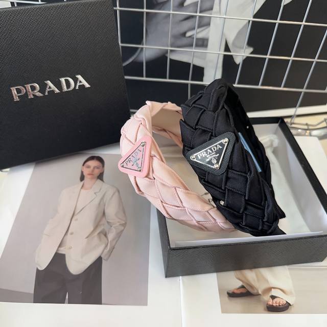 配包装盒 Prada 普拉达 最新爆款发箍，非常好看！时尚潮品，小仙女必备