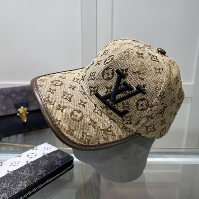 上新 路易威登 Louis Vuitton 新品棒球帽 代购版本！时尚潮流，高端做工！非一般的品质，细节看实拍哦