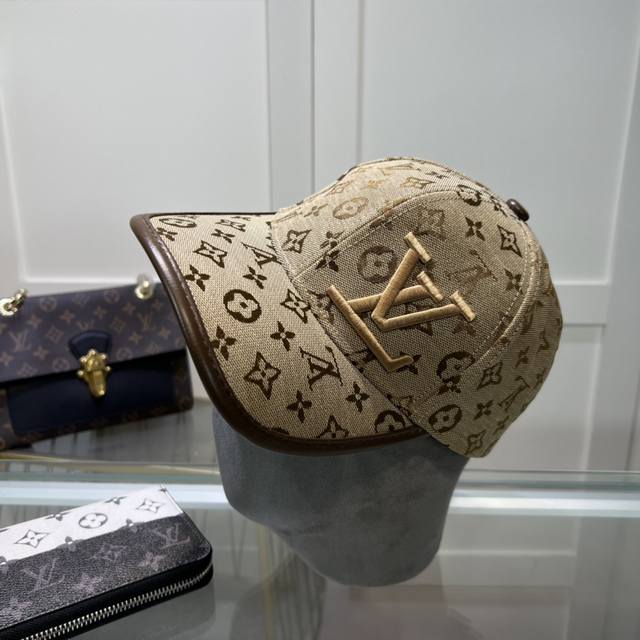 上新 路易威登 Louis Vuitton 新品棒球帽 代购版本！时尚潮流，高端做工！非一般的品质，细节看实拍哦