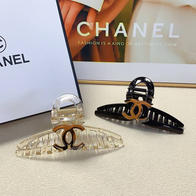 Chanel小香 Chanel抓夹 钛钢logo抓夹 气质百搭 日常精致小单品 小仙女必入单品 宝藏款 闭眼入推荐款 单个配发箍