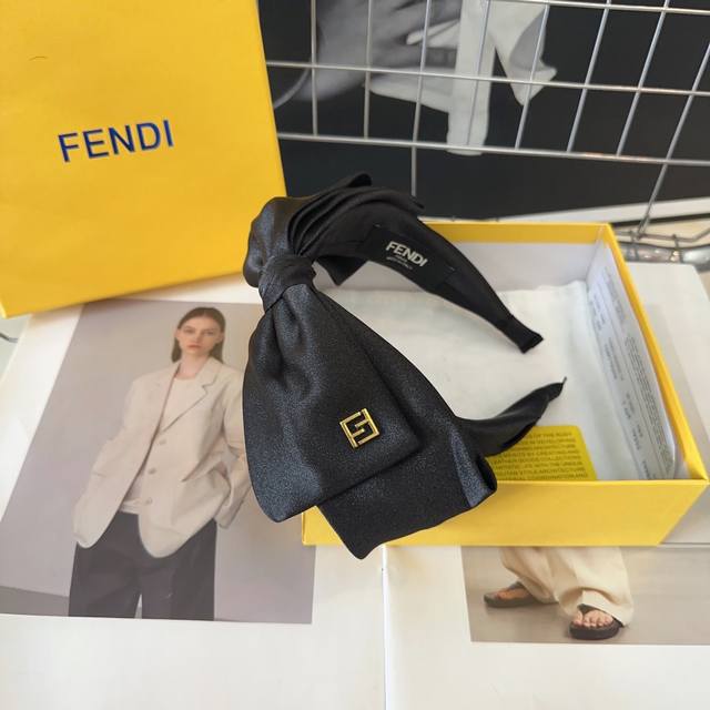 配包装盒 Fendi 芬迪 新款f发箍，复古气质美，简约百搭！小姐姐闭眼入