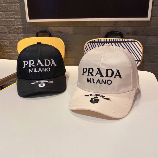 特 Prada 官网同步上线 韩版英式运动款重工定制款原单品质 尼龙纯绵地质面料