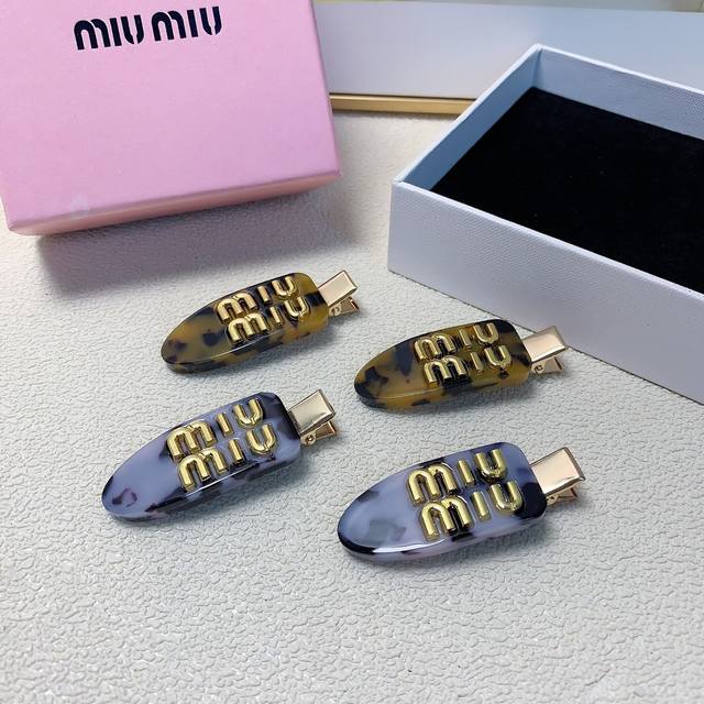 Miumiu缪缪 Miumiu压夹 醋酸logo压夹边夹刘海夹日常精致小单品 气质百搭小仙女必入单品 宝藏款 闭眼入推荐款 一对