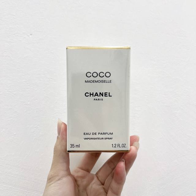 一比一 小香coco摩登香水35Ml 可可小姐 女士经典款浓香水edp综合性感，低调优雅的现代风格之香水作品。 东方调 清新调，茉莉与玫瑰香调，如花瓣般轻盈，开